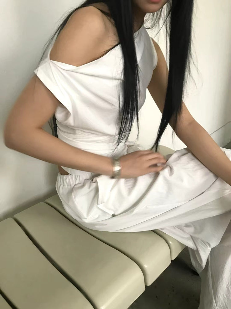 美肩綁帶修腰細節上衣
