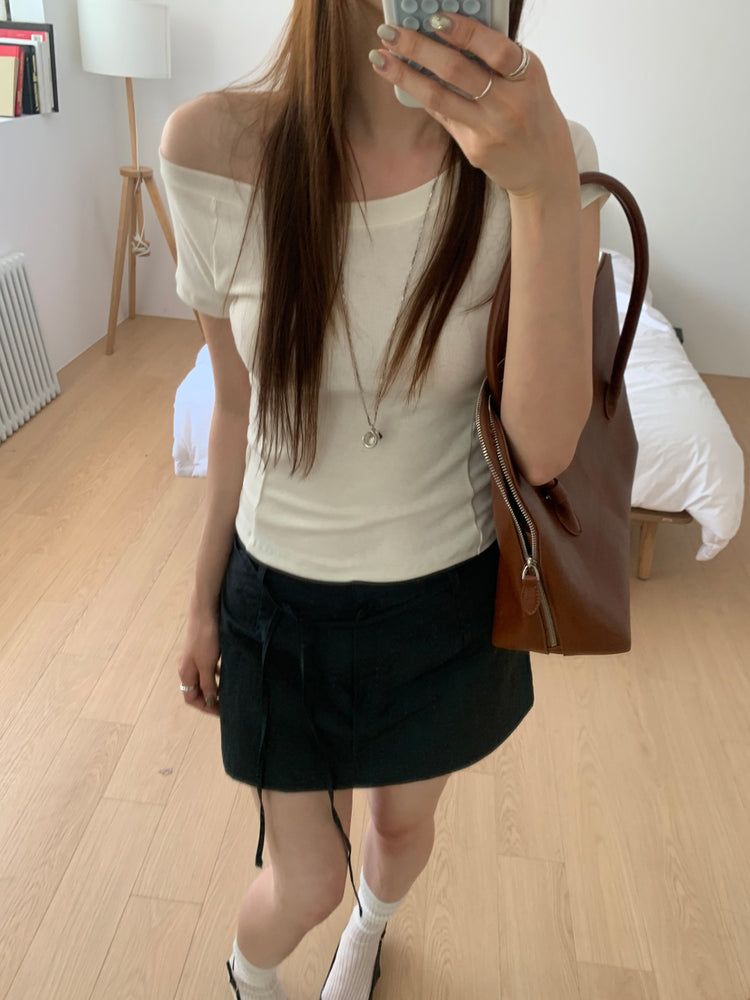 美肩側壓線修身上衣