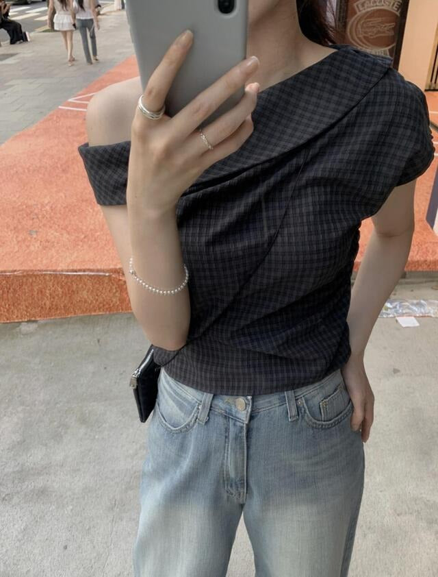 側露肩格紋修身上衣