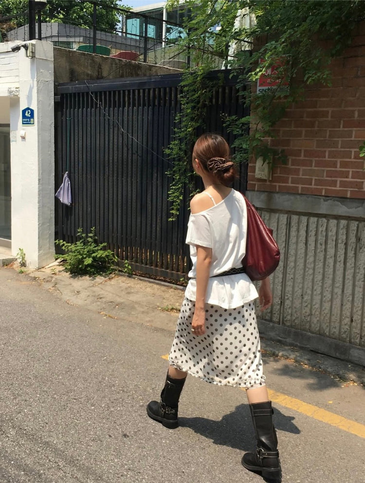 側露肩寬鬆上衣