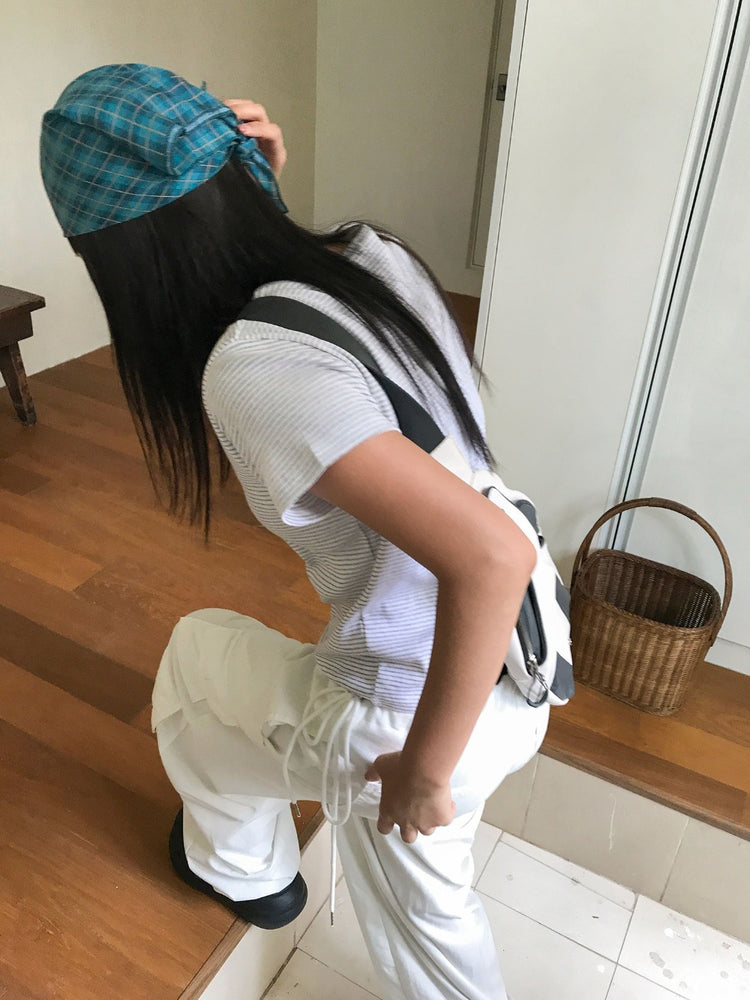 撞色格紋造型方巾