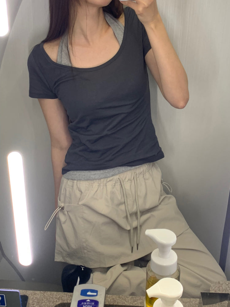 掛頸暗紋理細節上衣