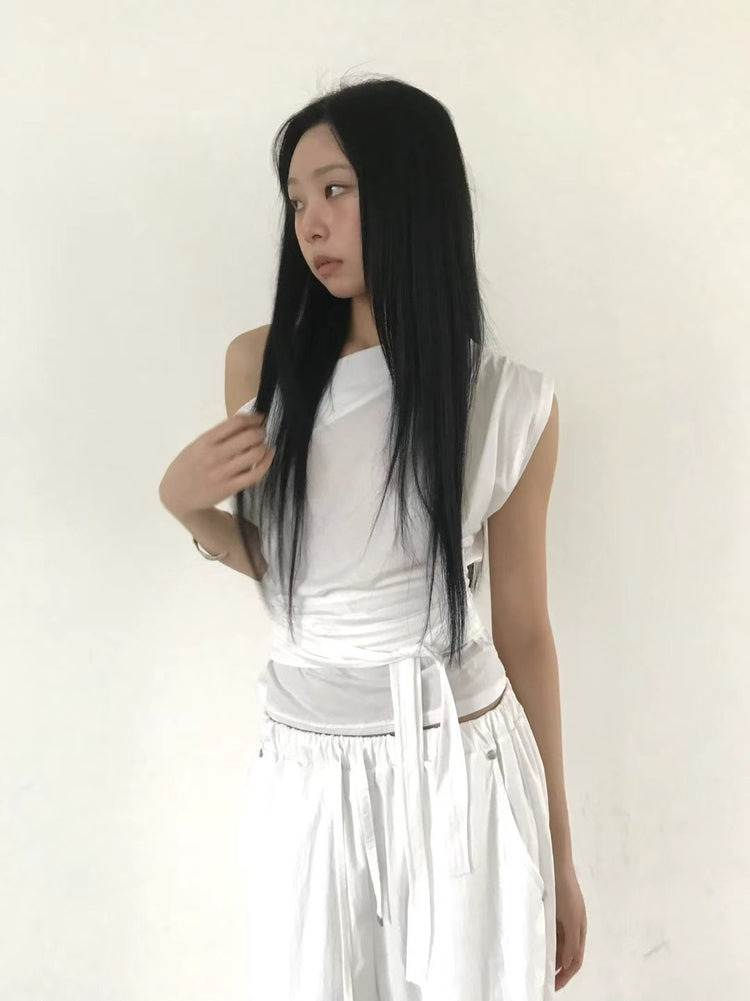 美肩綁帶修腰細節上衣