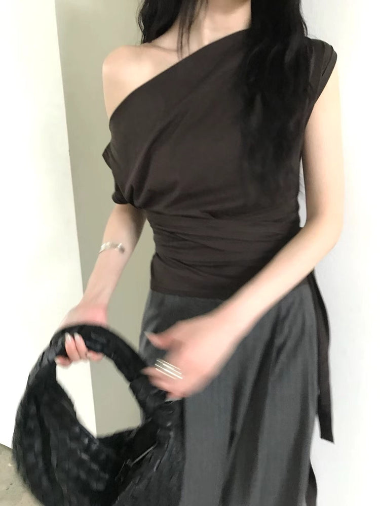 美肩綁帶修腰細節上衣