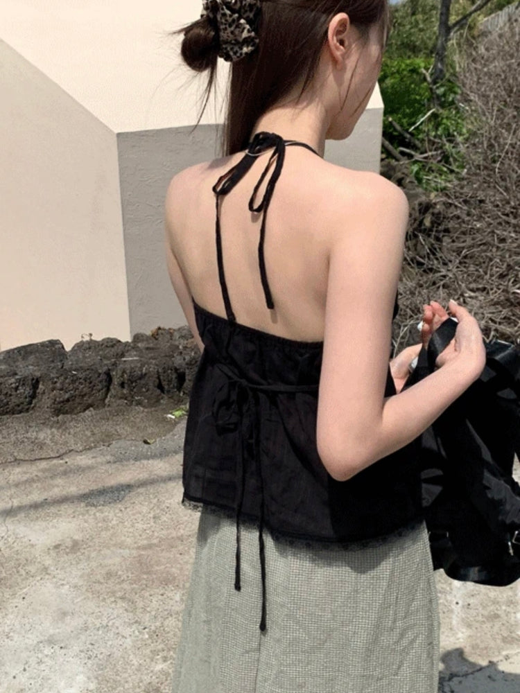 掛脖V領暗紋細節上衣