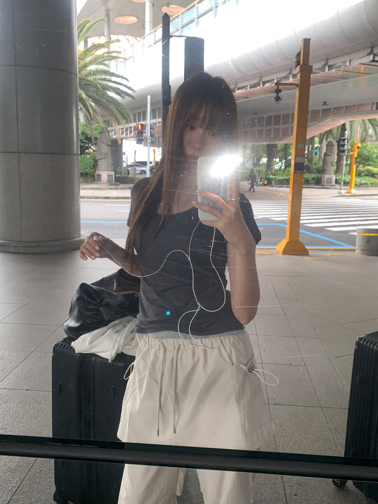 掛頸暗紋理細節上衣
