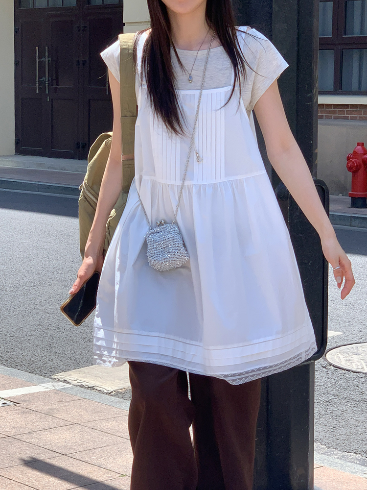 蕾絲邊壓褶細節連身裙