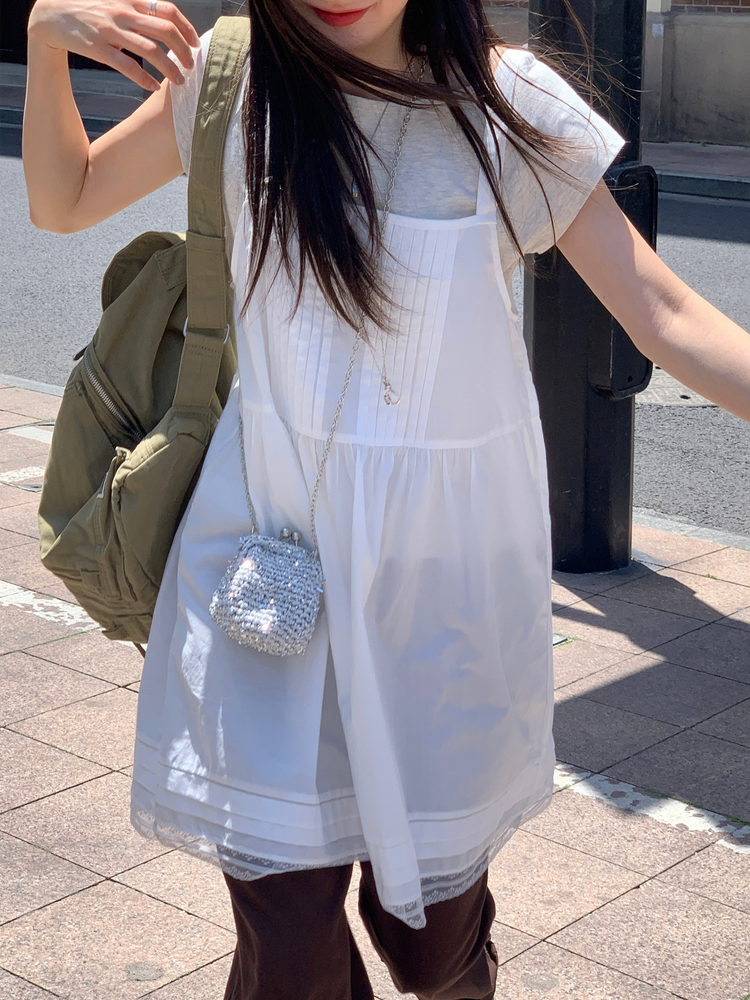 蕾絲邊壓褶細節連身裙