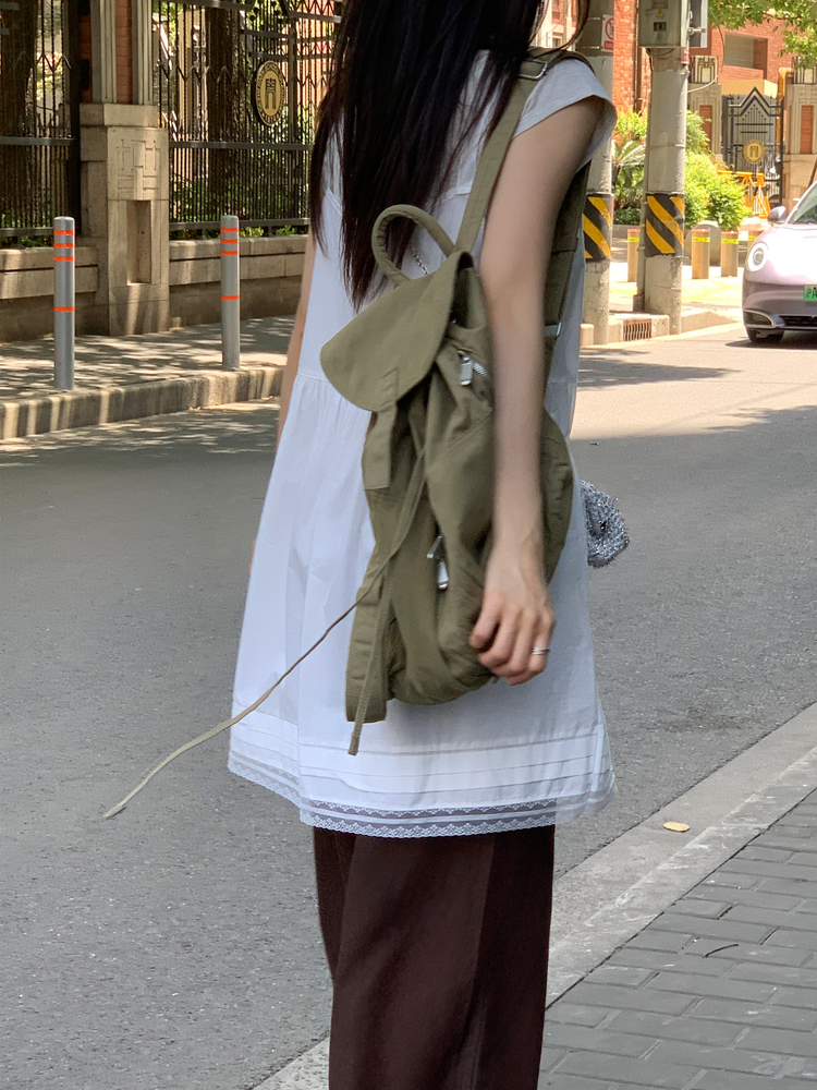 蕾絲邊壓褶細節連身裙