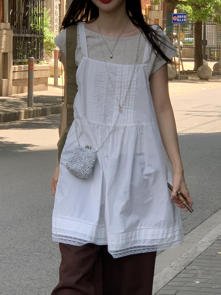 蕾絲邊壓褶細節連身裙