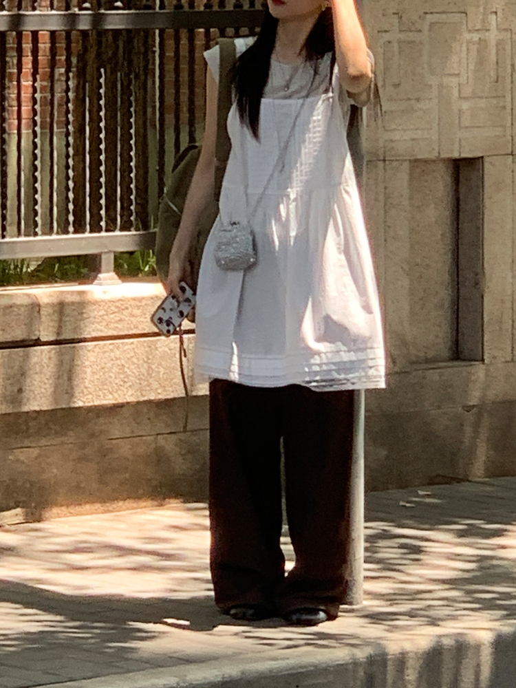 蕾絲邊壓褶細節連身裙