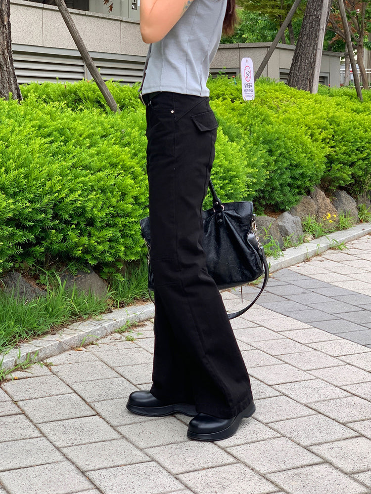 壓線扣細節微喇叭褲
