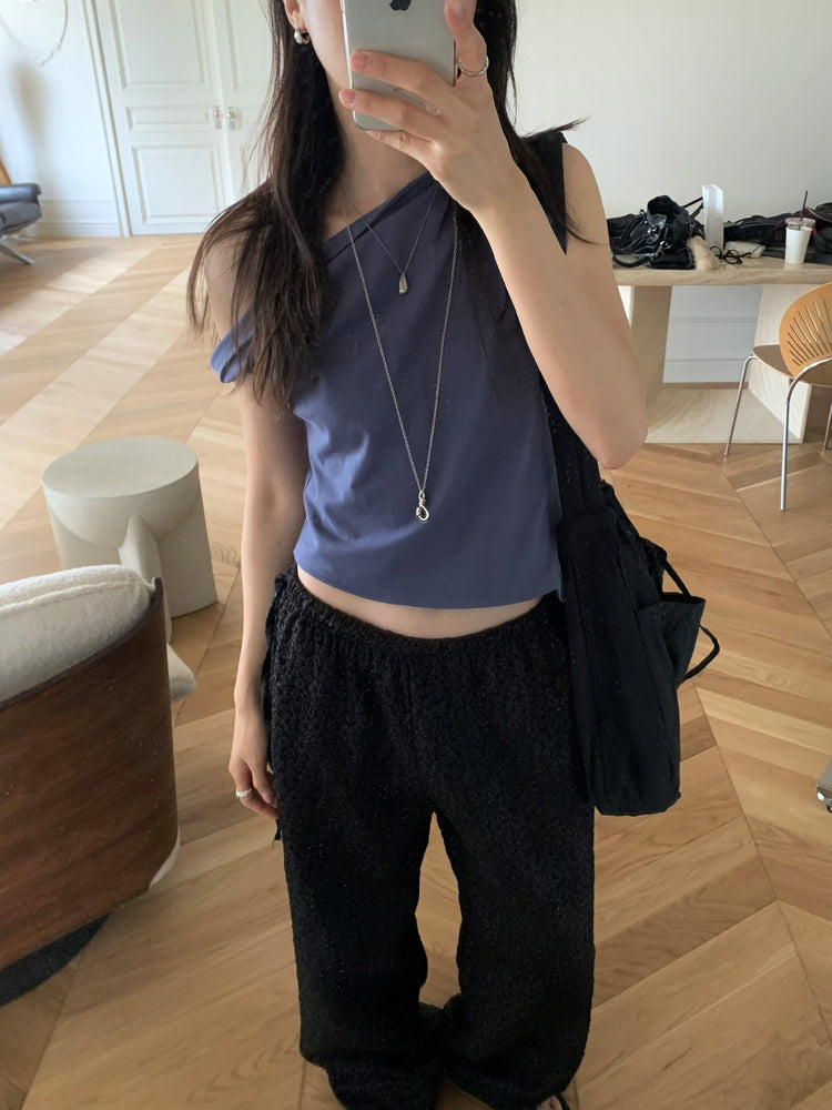 美肩扭轉抓皺細節上衣