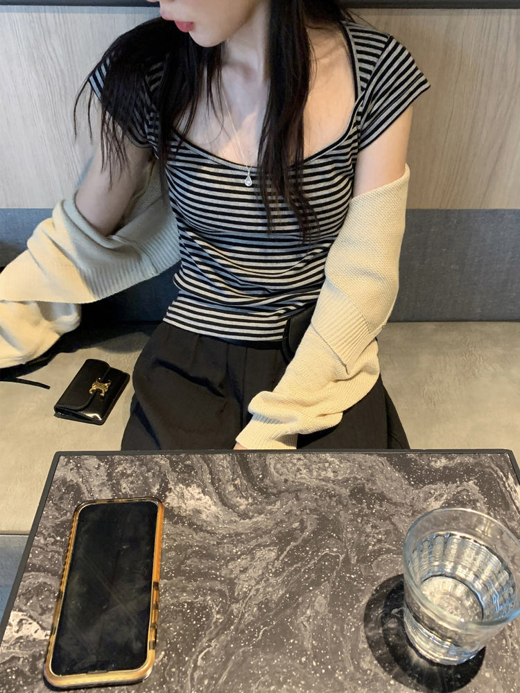 美鎖骨細節條紋上衣