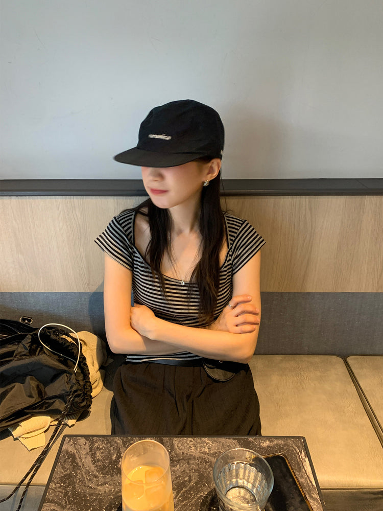 美鎖骨細節條紋上衣
