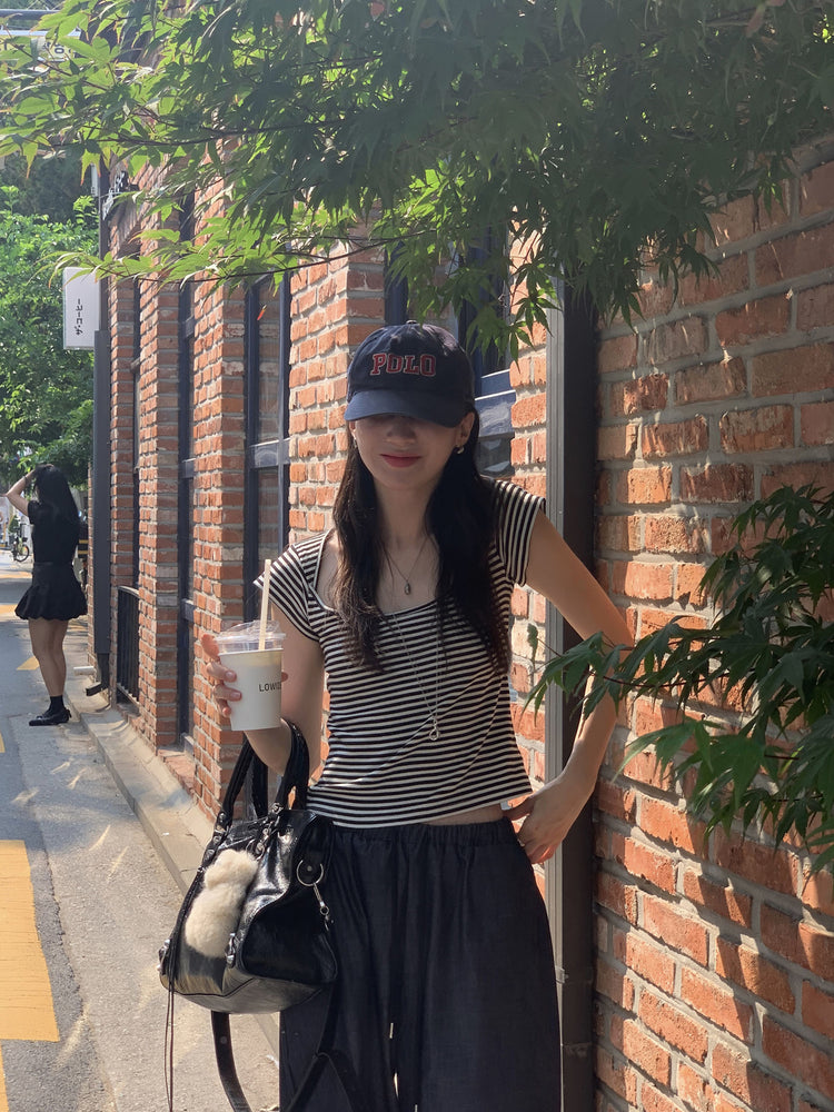 美鎖骨細節條紋上衣