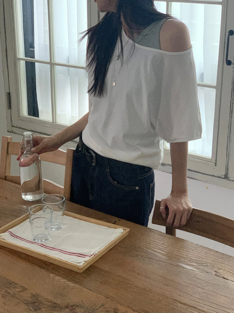側露肩寬鬆上衣