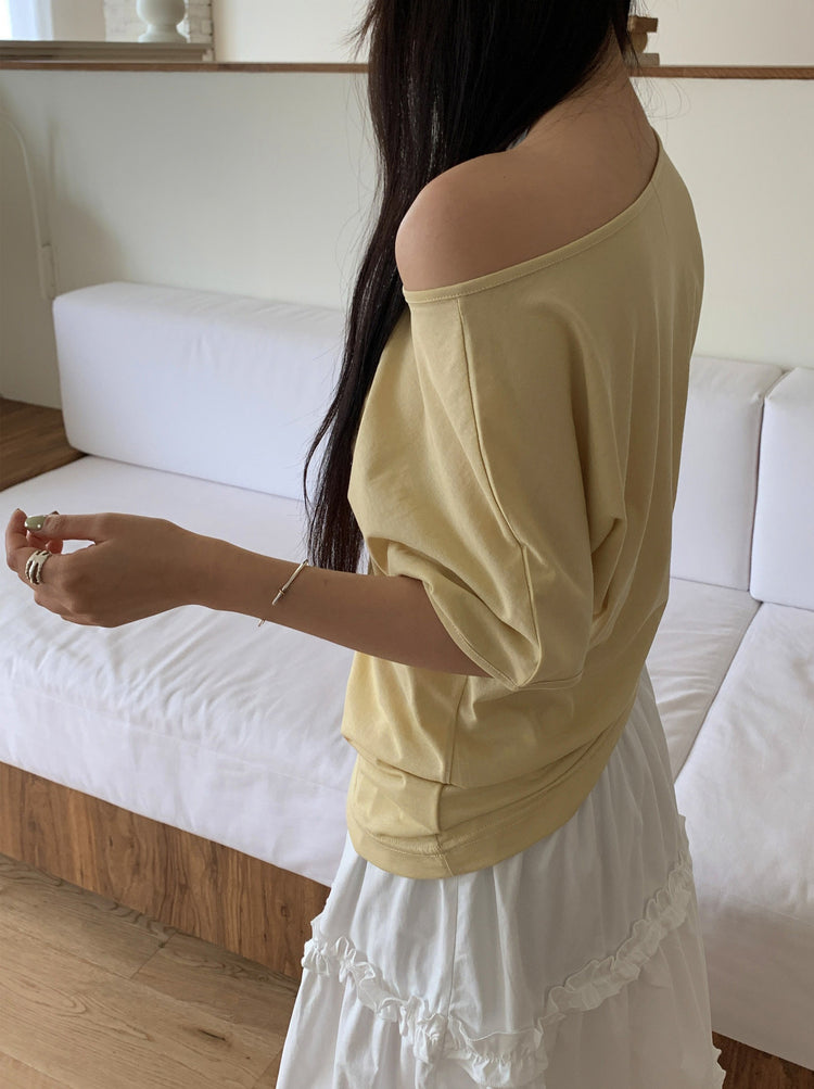 側露肩寬鬆上衣