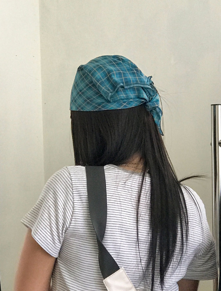 撞色格紋造型方巾