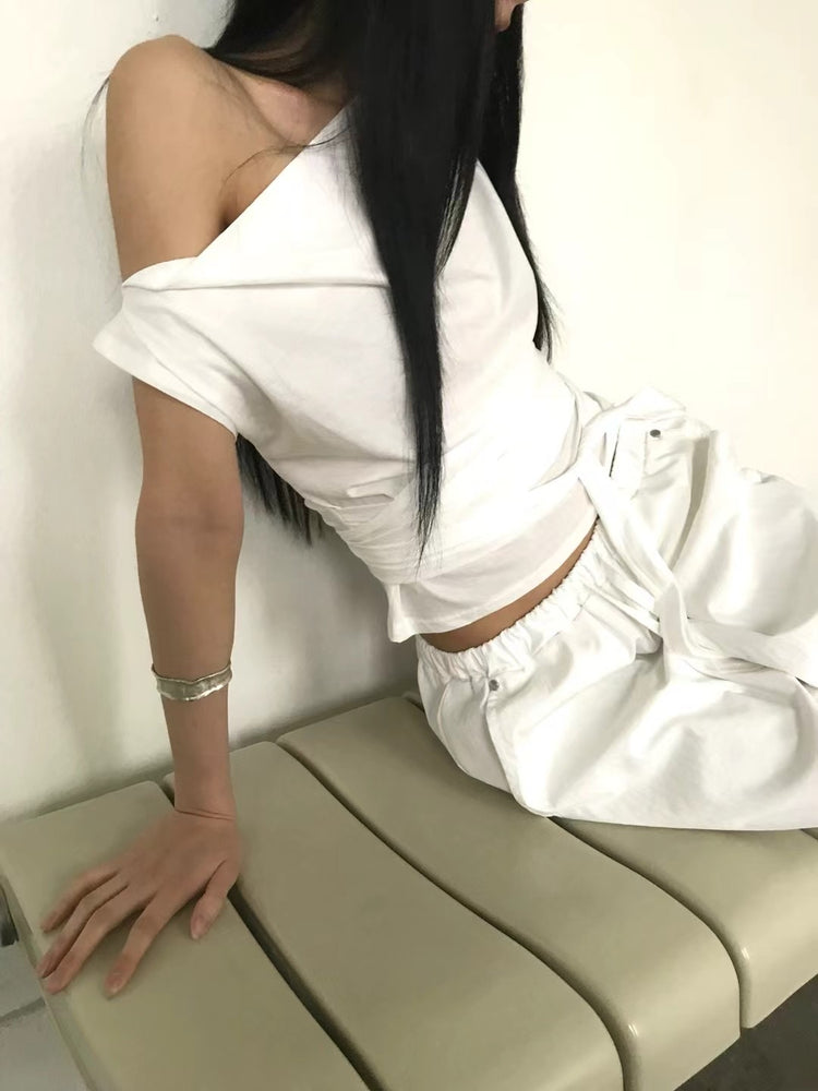 美肩綁帶修腰細節上衣