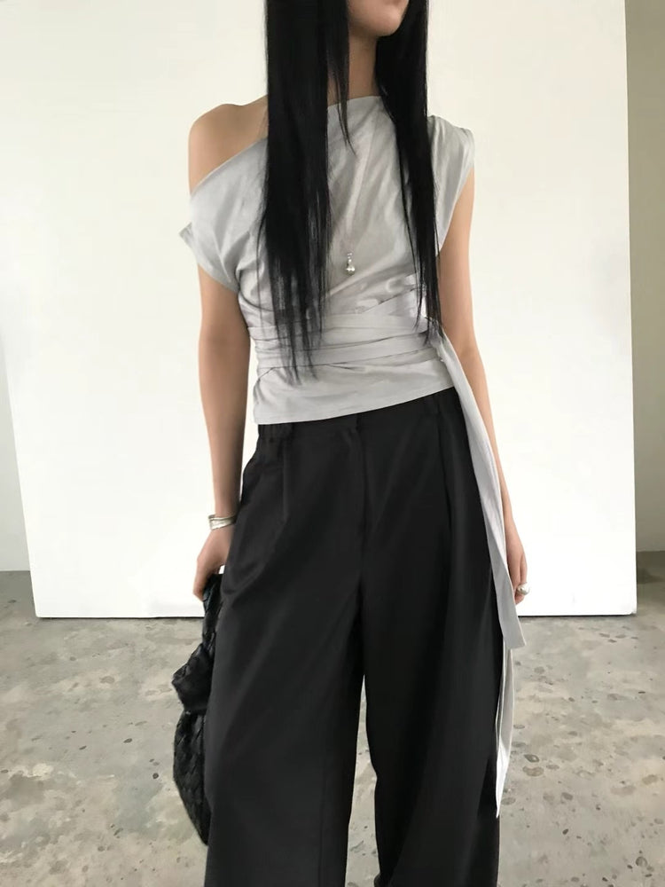 美肩綁帶修腰細節上衣