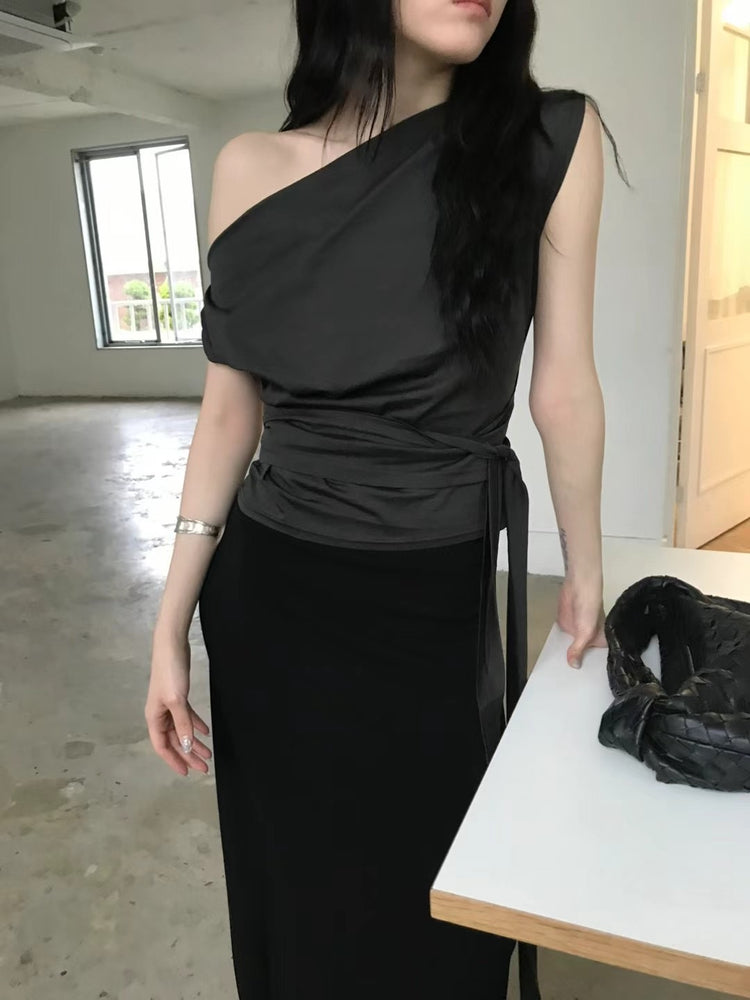 美肩綁帶修腰細節上衣