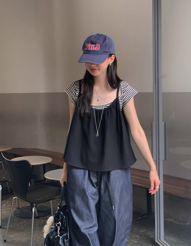 細肩帶壓褶寬鬆上衣