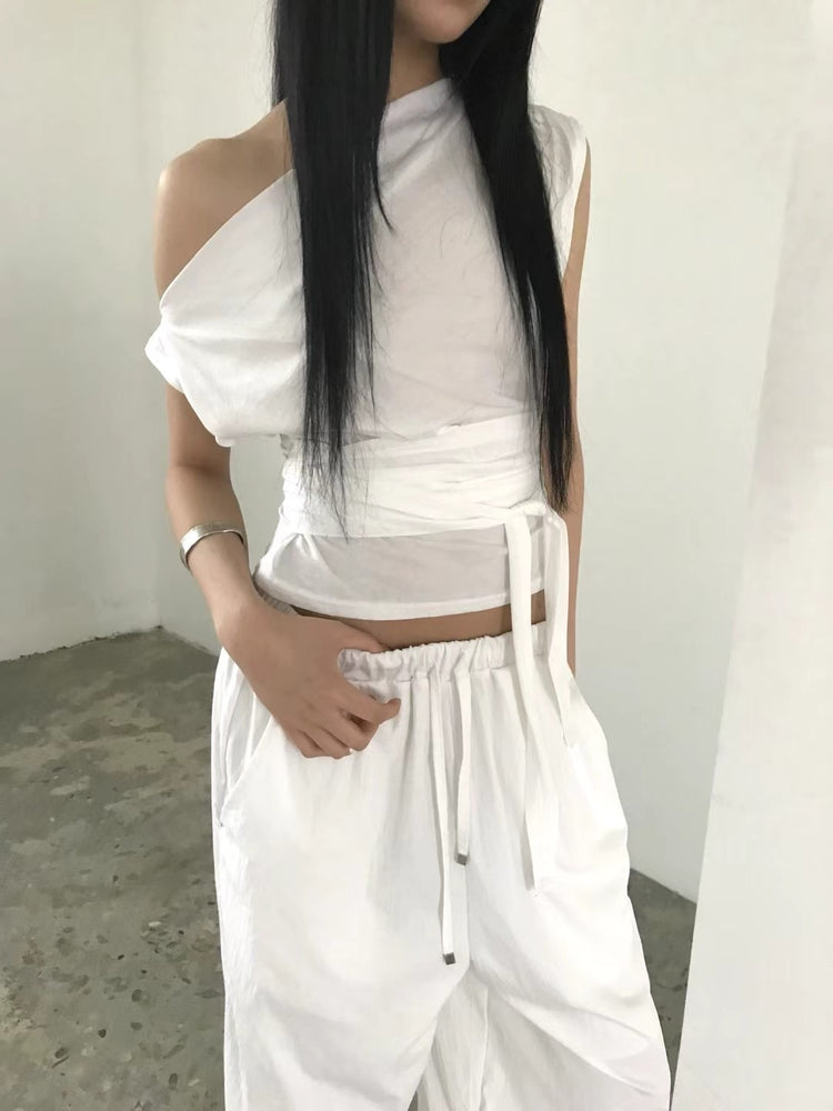 美肩綁帶修腰細節上衣