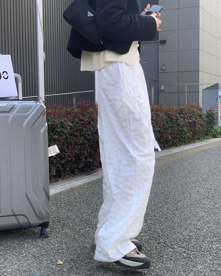 壓凸花花細節垂帶直褲