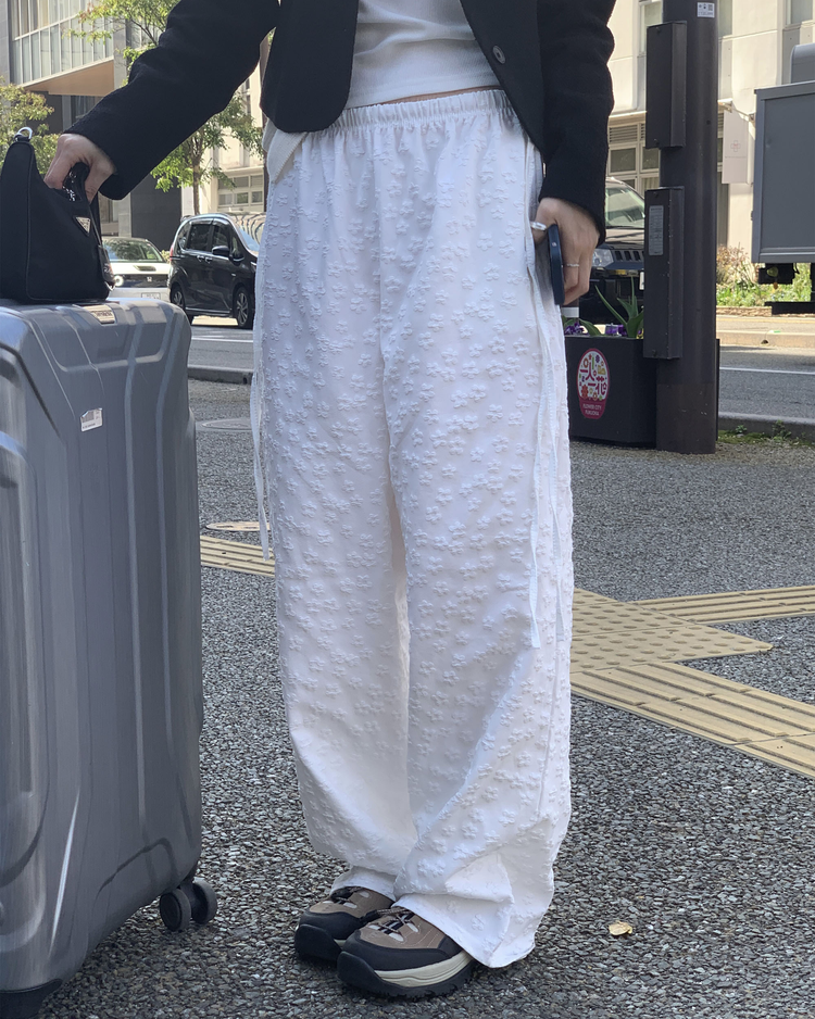 壓凸花花細節垂帶直褲
