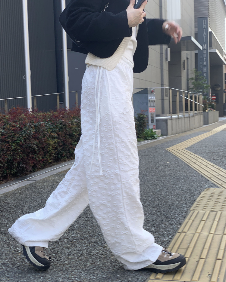 壓凸花花細節垂帶直褲
