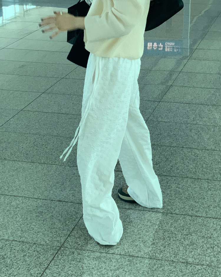 壓凸花花細節垂帶直褲