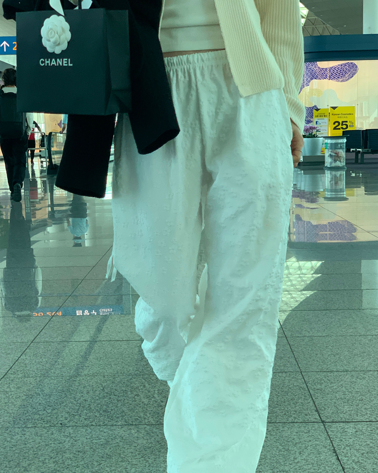 壓凸花花細節垂帶直褲