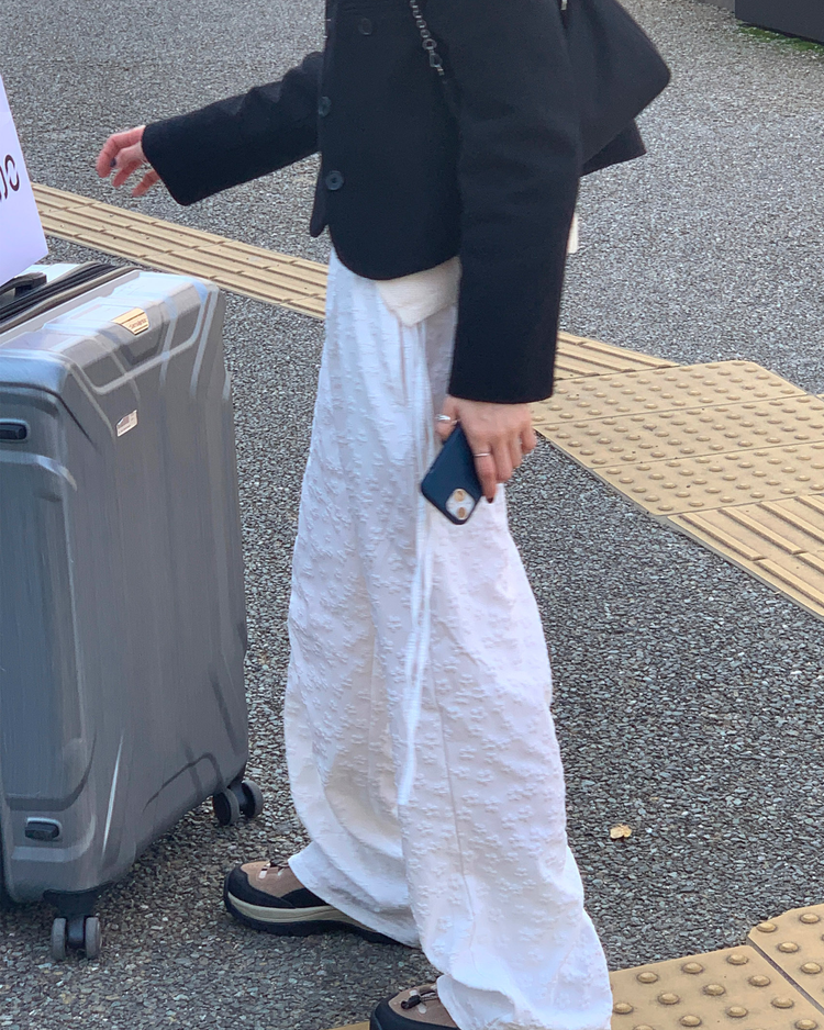 壓凸花花細節垂帶直褲