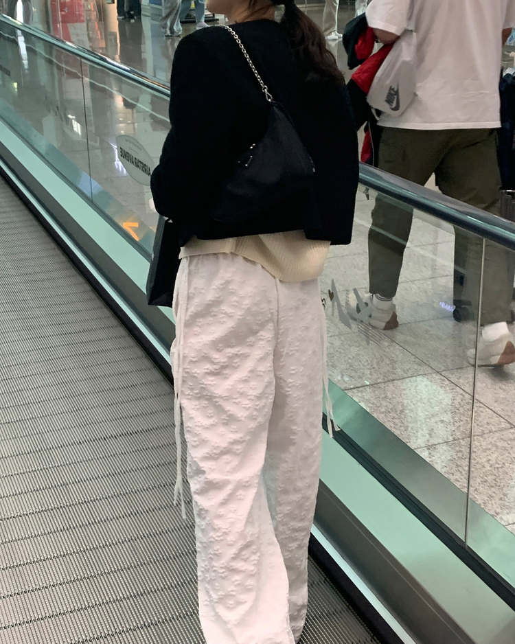 壓凸花花細節垂帶直褲