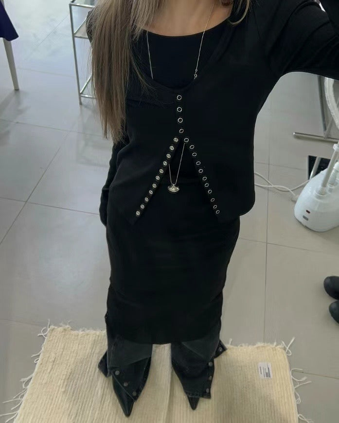 (現)U領暗扣修腰上衣