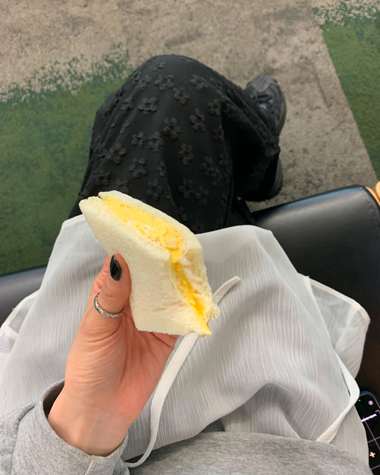 壓凸花花細節垂帶直褲