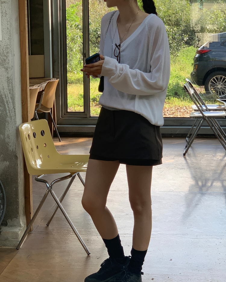 透膚V領寬鬆針織上衣