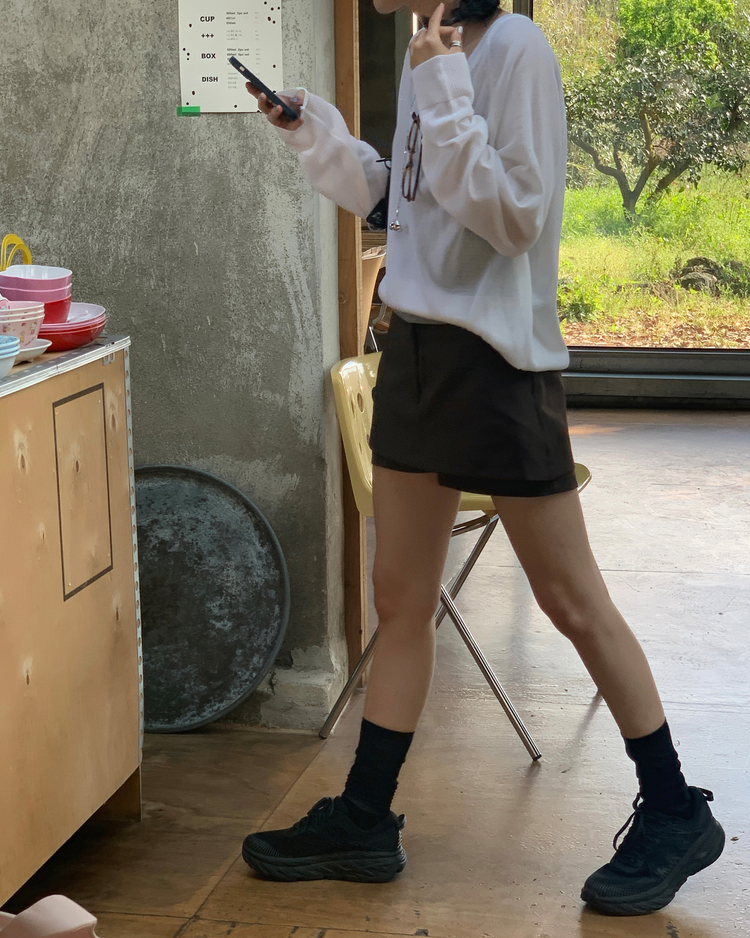 透膚V領寬鬆針織上衣