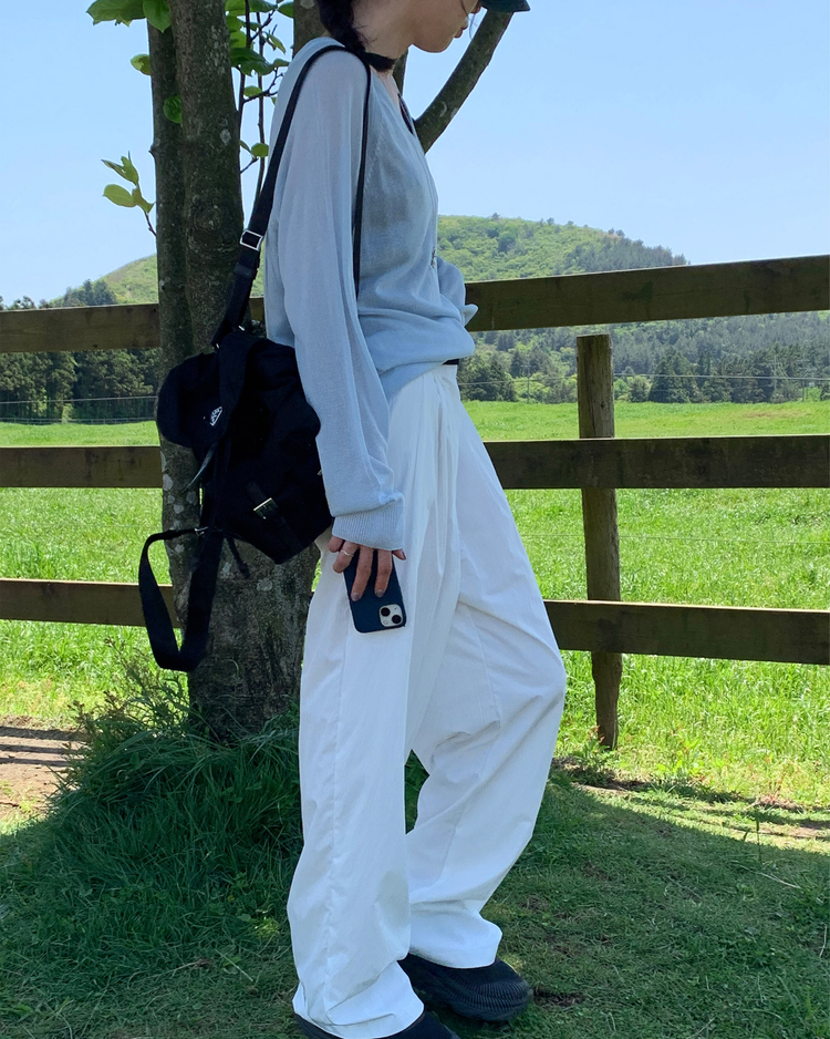 透膚V領寬鬆針織上衣