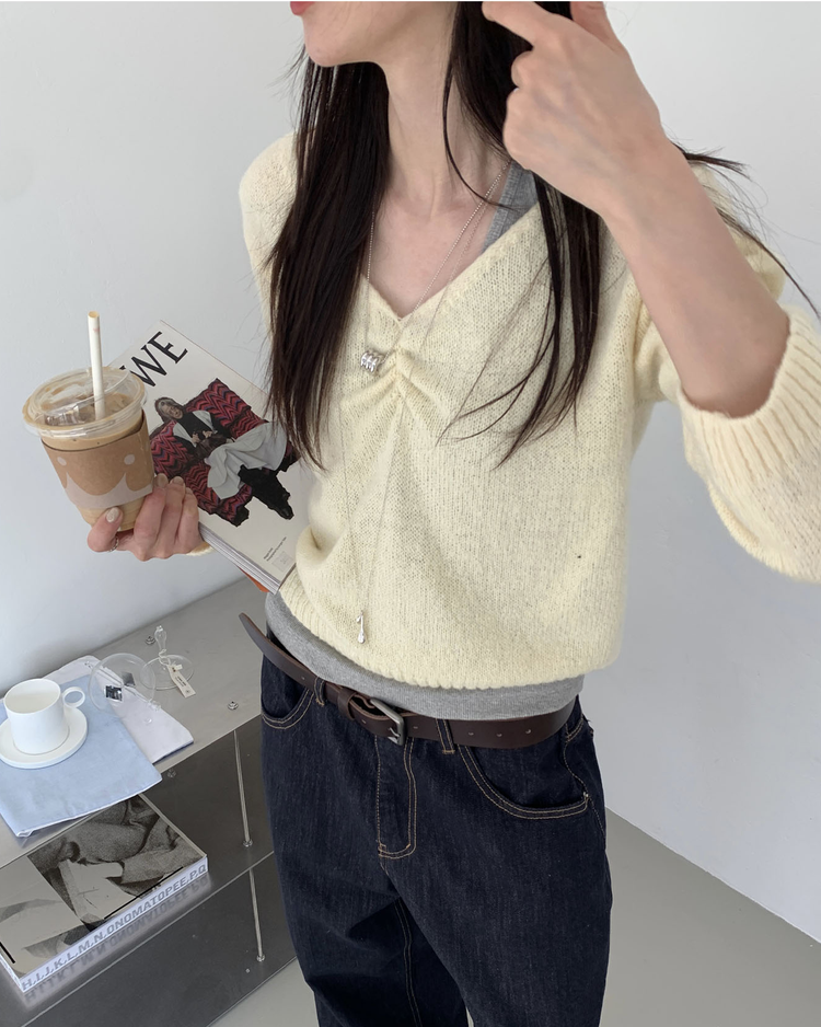 V領抓皺細節針織上衣