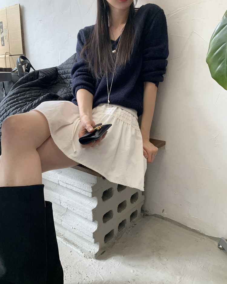 V領抓皺細節針織上衣