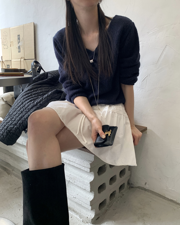 V領抓皺細節針織上衣