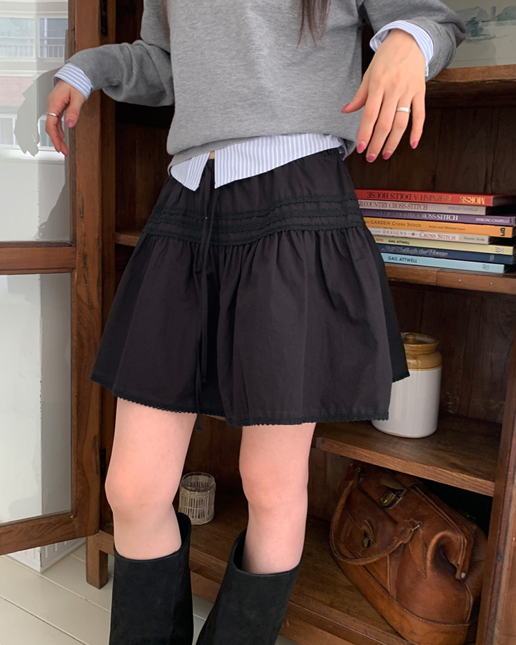 壓褶層次垂帶短裙