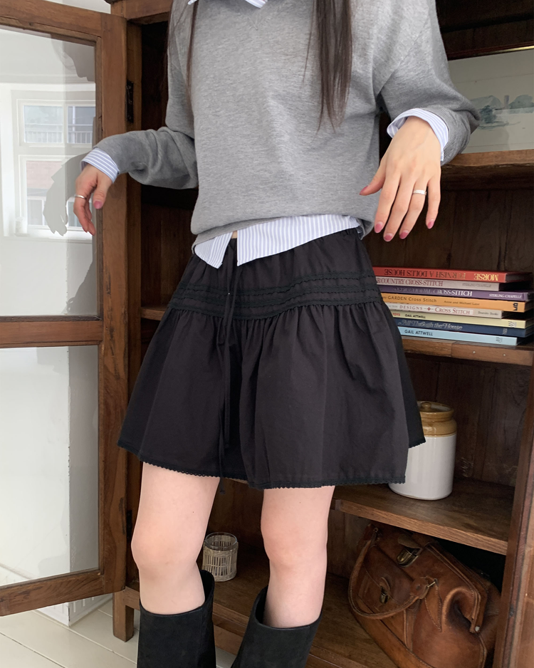 壓褶層次垂帶短裙