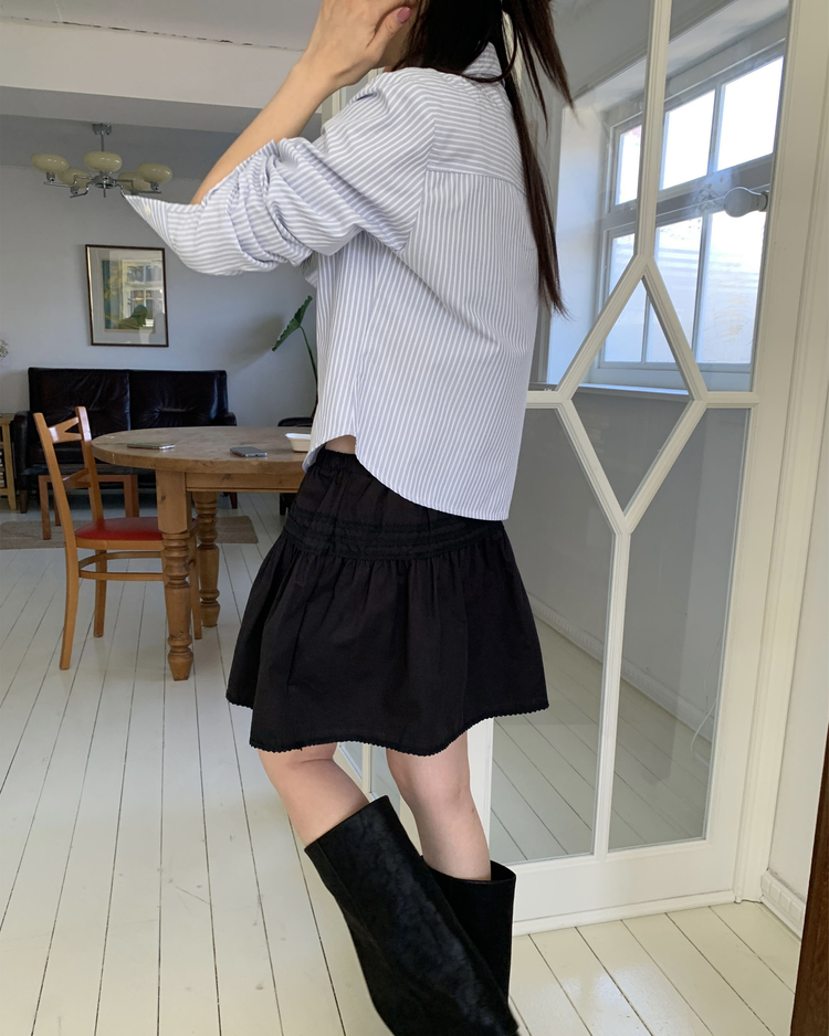 壓褶層次垂帶短裙