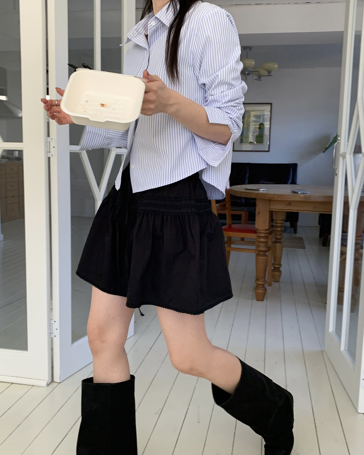壓褶層次垂帶短裙