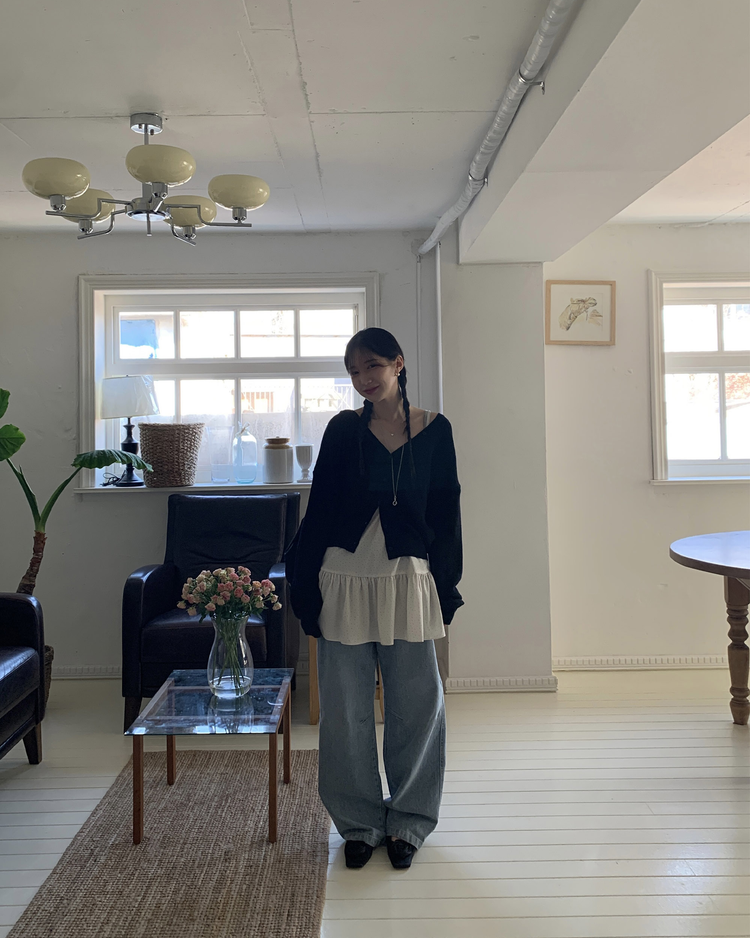 V領前後兩穿排鈕針織上衣