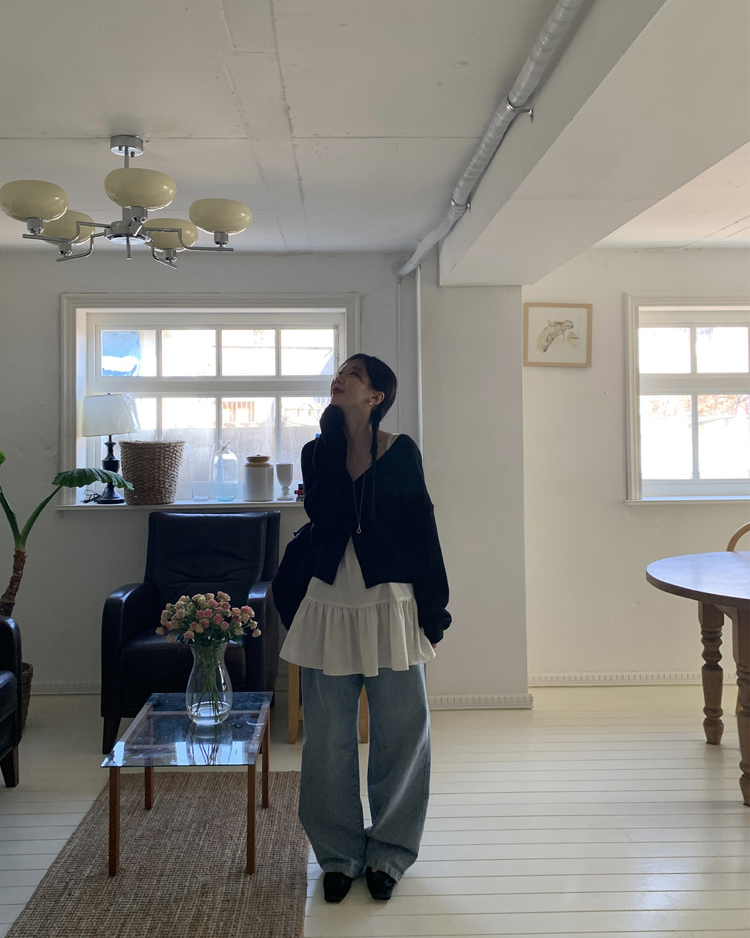 V領前後兩穿排鈕針織上衣