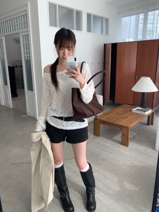 美肩透膚顆粒感細節上衣